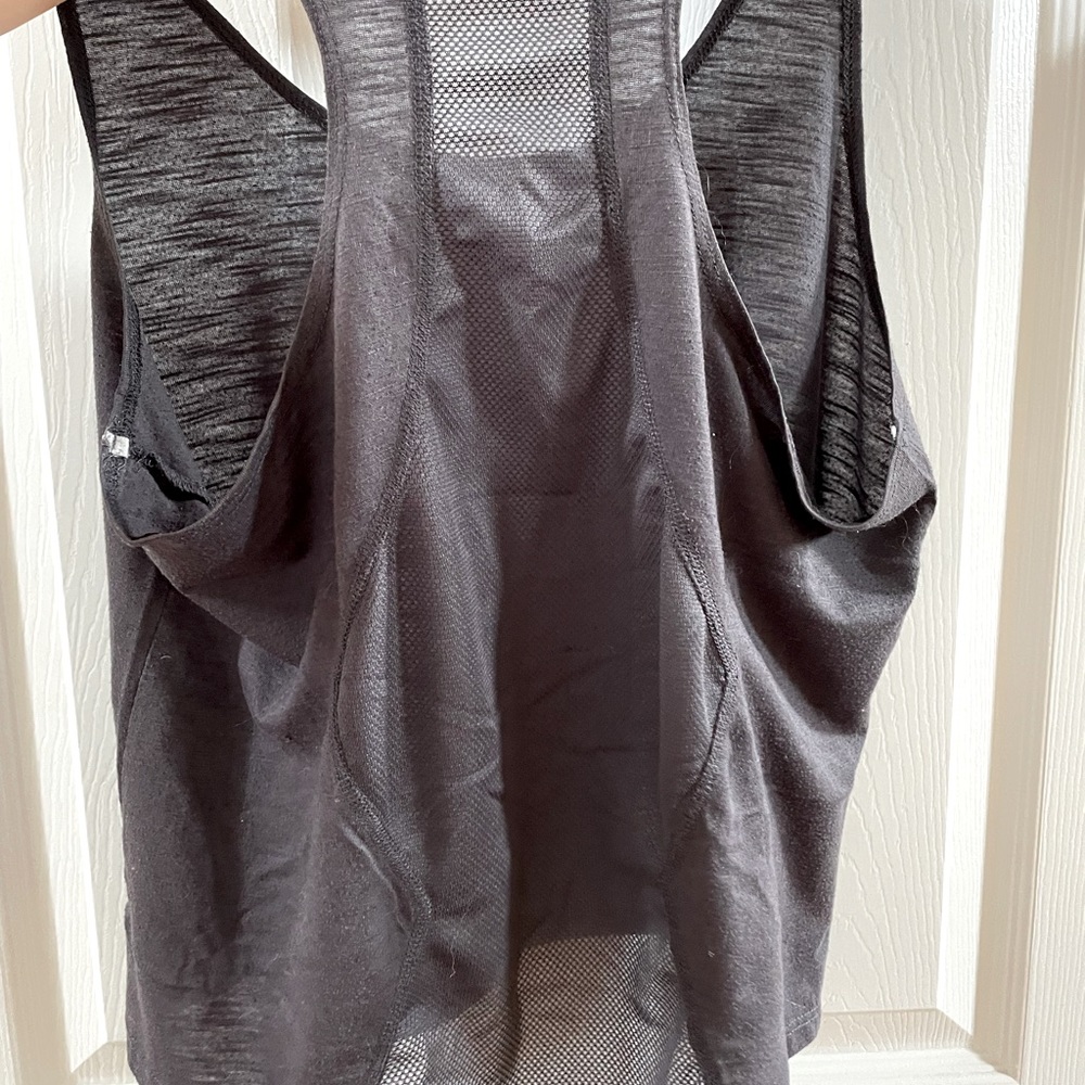 Light weight workout top